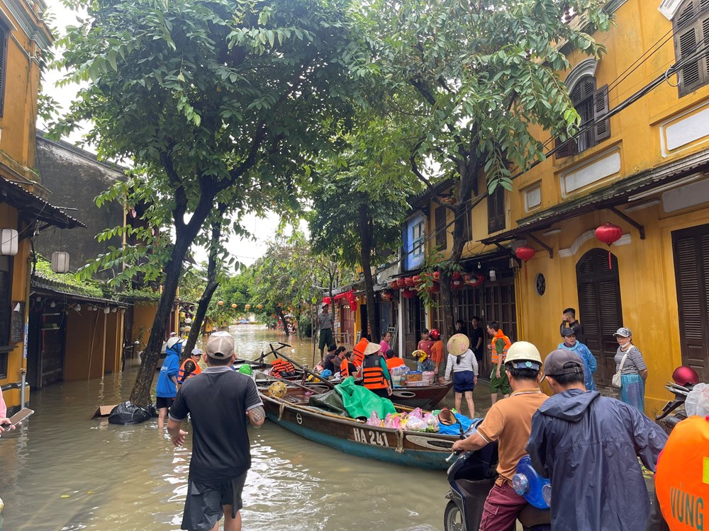 Lũ chồng lũ, vừa khắc phục mưa lũ lần 1, lại tiếp tục đối phó lần 2 - ảnh 2