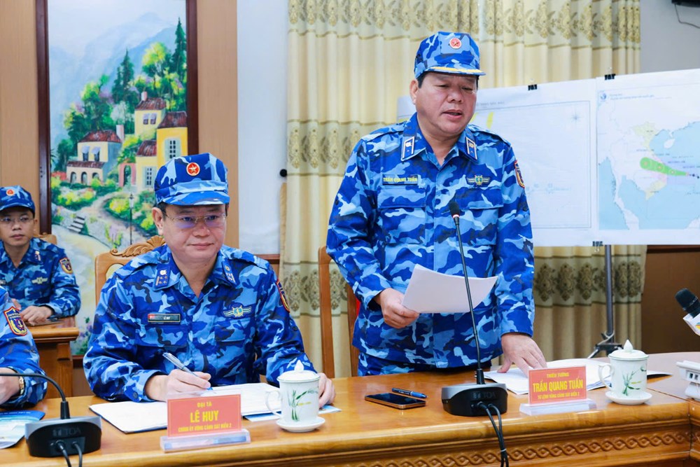 Tư lệnh Cảnh sát biển kiểm tra công tác phòng chống bão số 13 - ảnh 1