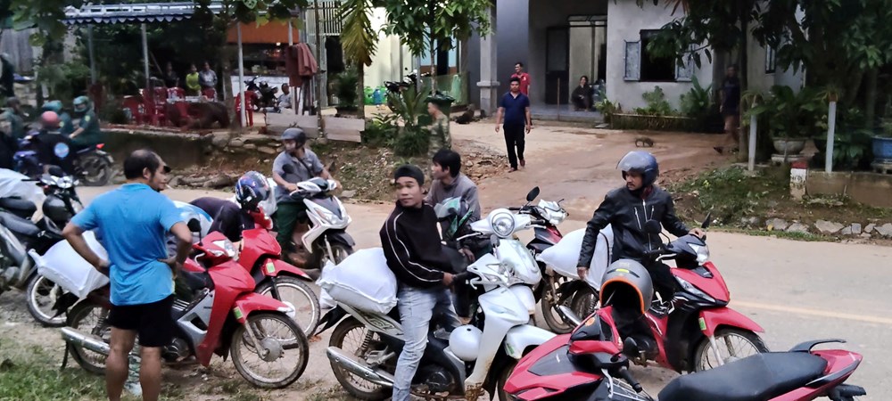 Tập trung di dời dân vùng nguy cơ sạt lở, lũ quét đến nơi an toàn - ảnh 5