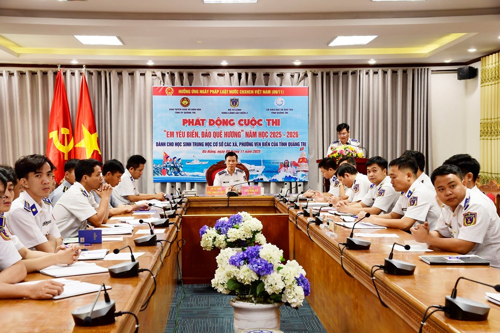 Vùng Cảnh sát biển 2 tổ chức nhiều hoạt động hưởng ứng Ngày Pháp luật Nước CHXHCN Việt Nam - ảnh 1