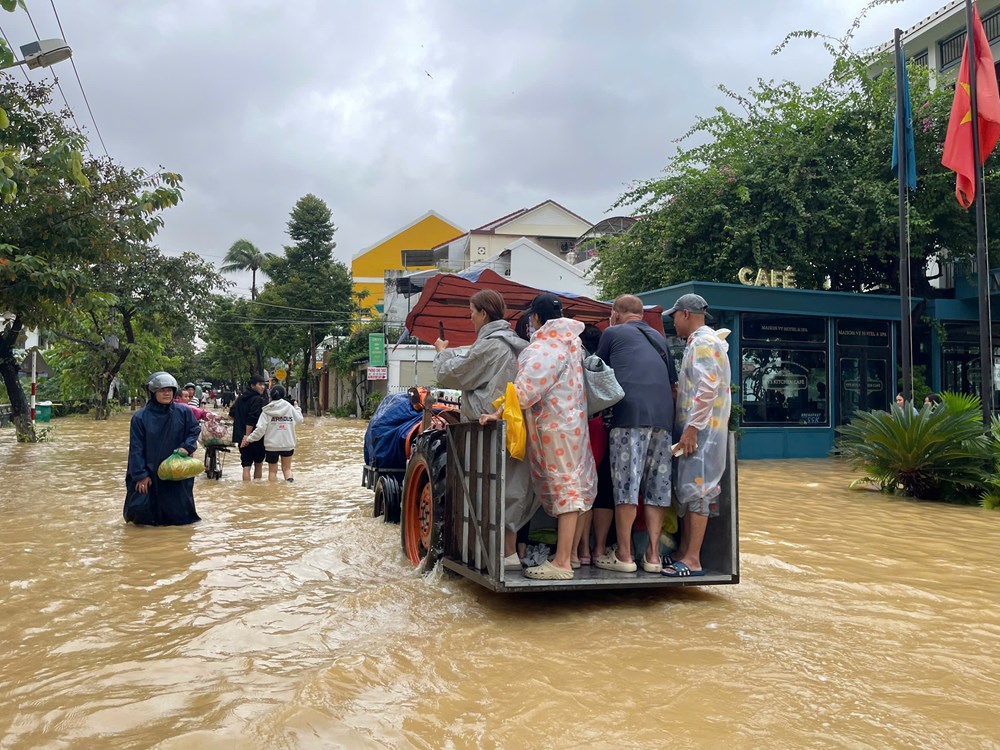 Lời cảm ơn đến du khách dành trọn tình cảm cho Hội An-Đà Nẵng trong những ngày mưa lũ - ảnh 3