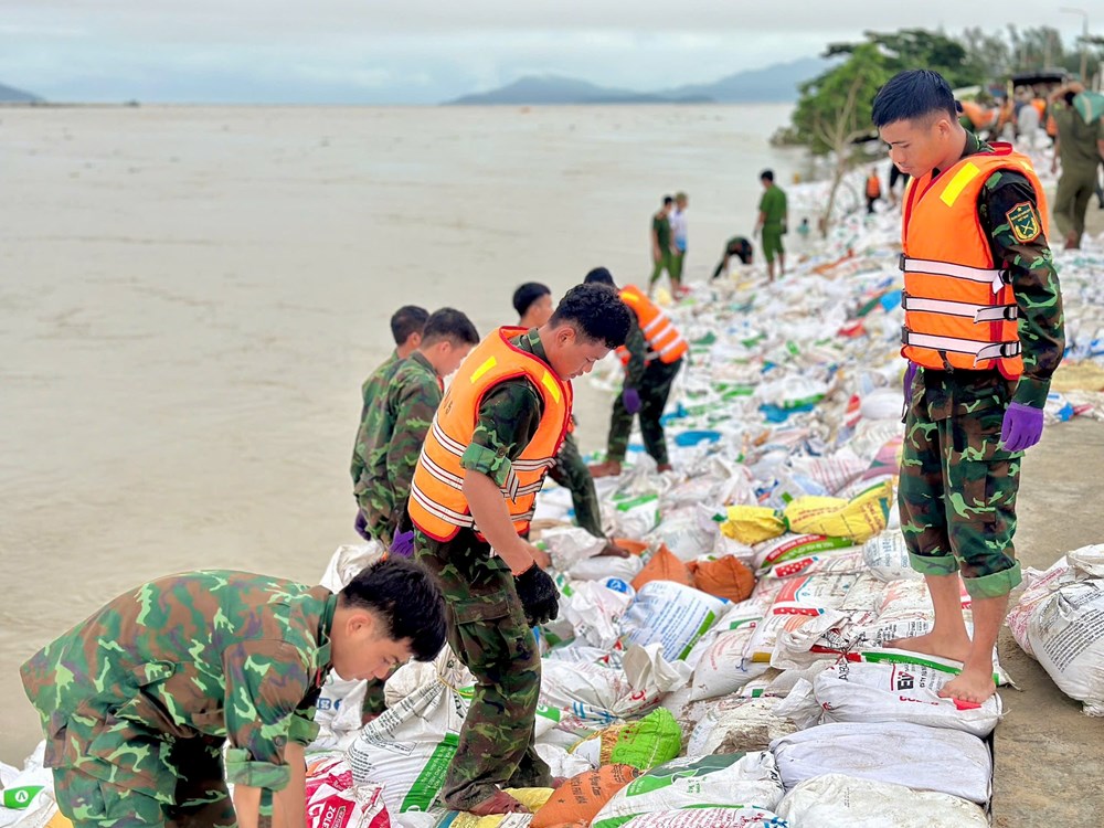Công bố tình huống khẩn cấp sạt lở bờ biển Hội An Tây, bờ kè An Lương - ảnh 3