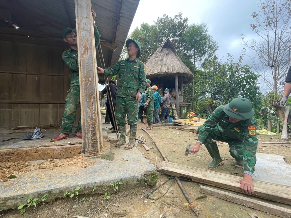 3 người mất liên lạc, 3 lán trại bị vùi lấp - ảnh 2