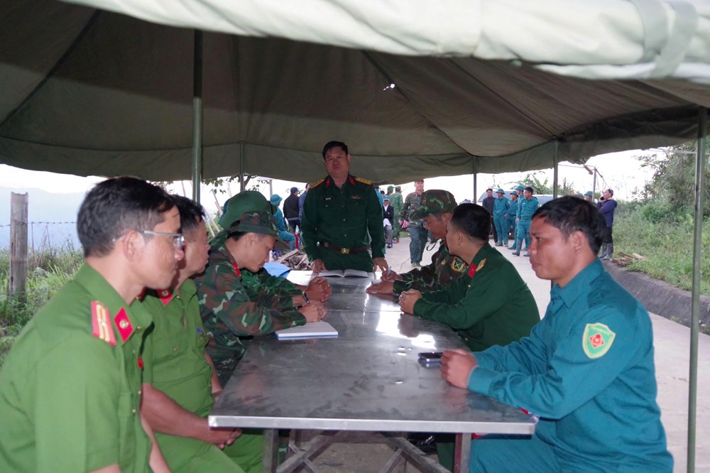 Di dời khẩn cấp 664 người sau vụ sạt lở kinh hoàng ở xã Hùng Sơn - ảnh 2