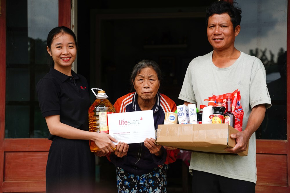 Chương trình học bổng Lifestart Foundation hỗ trợ học sinh sau lũ lụt - ảnh 2