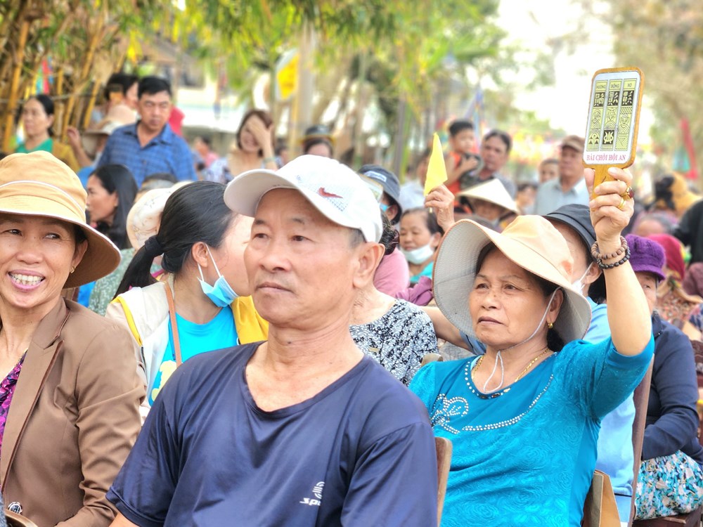 Đến Hội An, tham gia đêm giao lưu nghệ thuật bài chòi  - ảnh 6