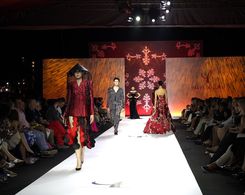  Tôn vinh di sản nghề thủ công qua câu chuyện thời trang  - ảnh 6