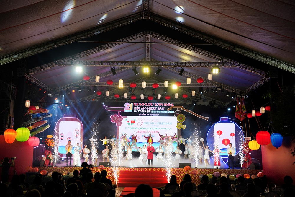 Sôi động đêm khai mạc Giao lưu văn hóa Hội An - Nhật Bản lần thứ 21 - ảnh 1