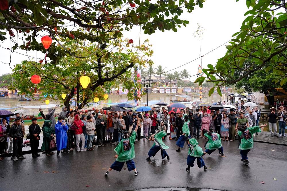 Sôi động đêm khai mạc Giao lưu văn hóa Hội An - Nhật Bản lần thứ 21 - ảnh 12