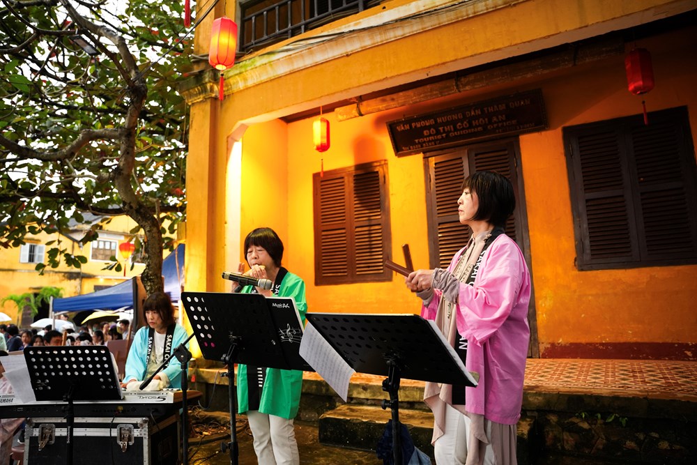 Sôi động đêm khai mạc Giao lưu văn hóa Hội An - Nhật Bản lần thứ 21 - ảnh 11