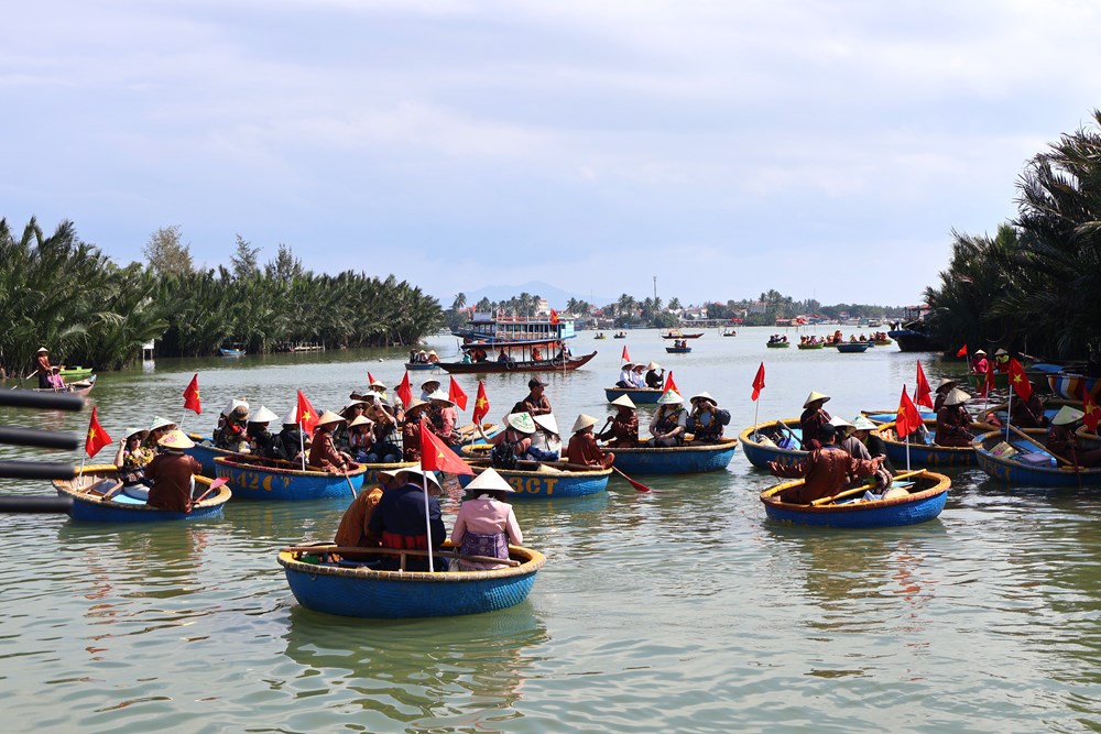 Du khách Đài Loan “xông đất” rừng dừa Bảy Mẫu, trải nghiệm cảnh sắc làng quê  - ảnh 8