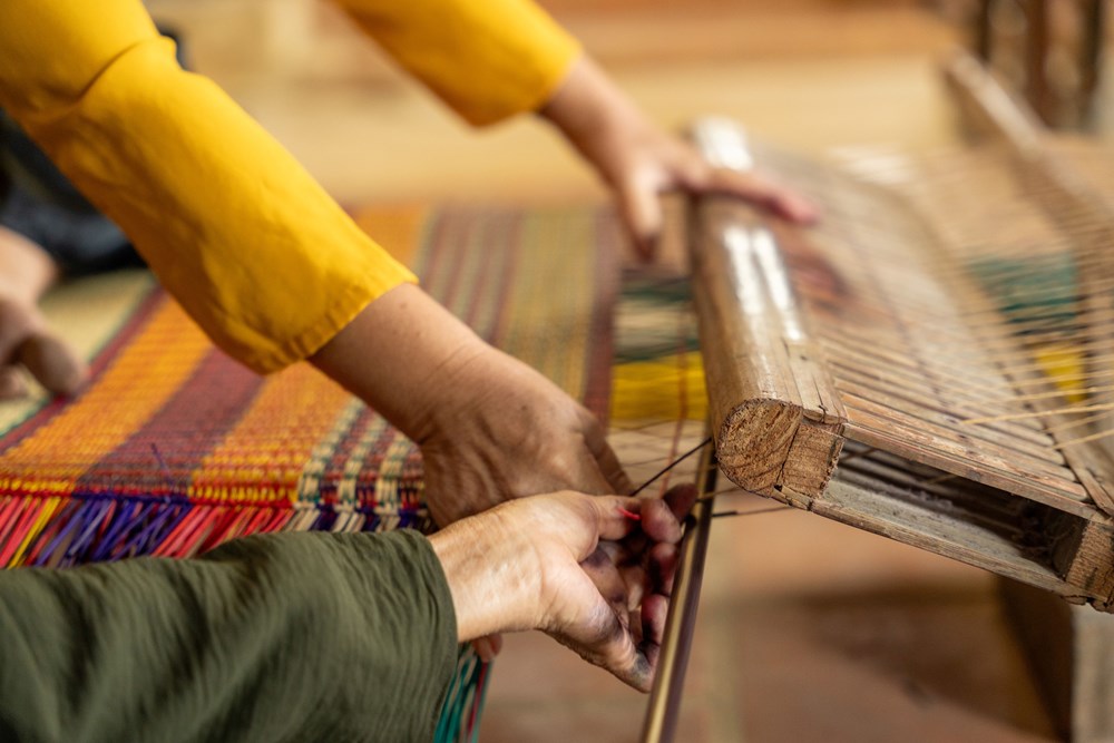 Dạo sông Thu Bồn, ngắm đồng lác xanh rì, nghe chuyện làng nghề  - ảnh 11