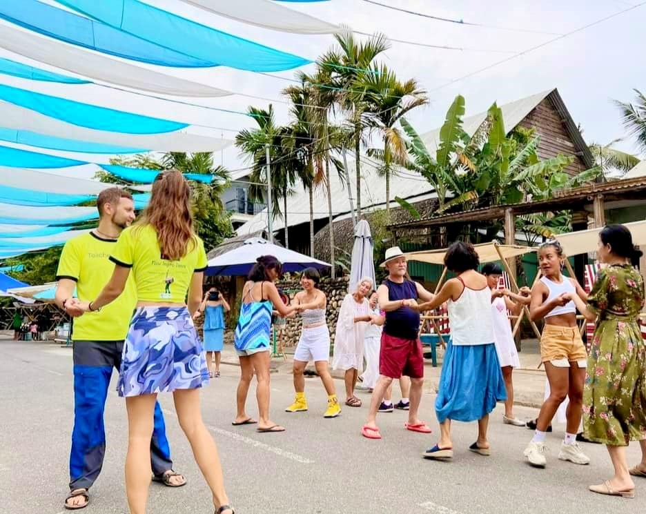 Đi chợ phiên bản địa Tân Thành, tìm vị Tết quê - ảnh 3