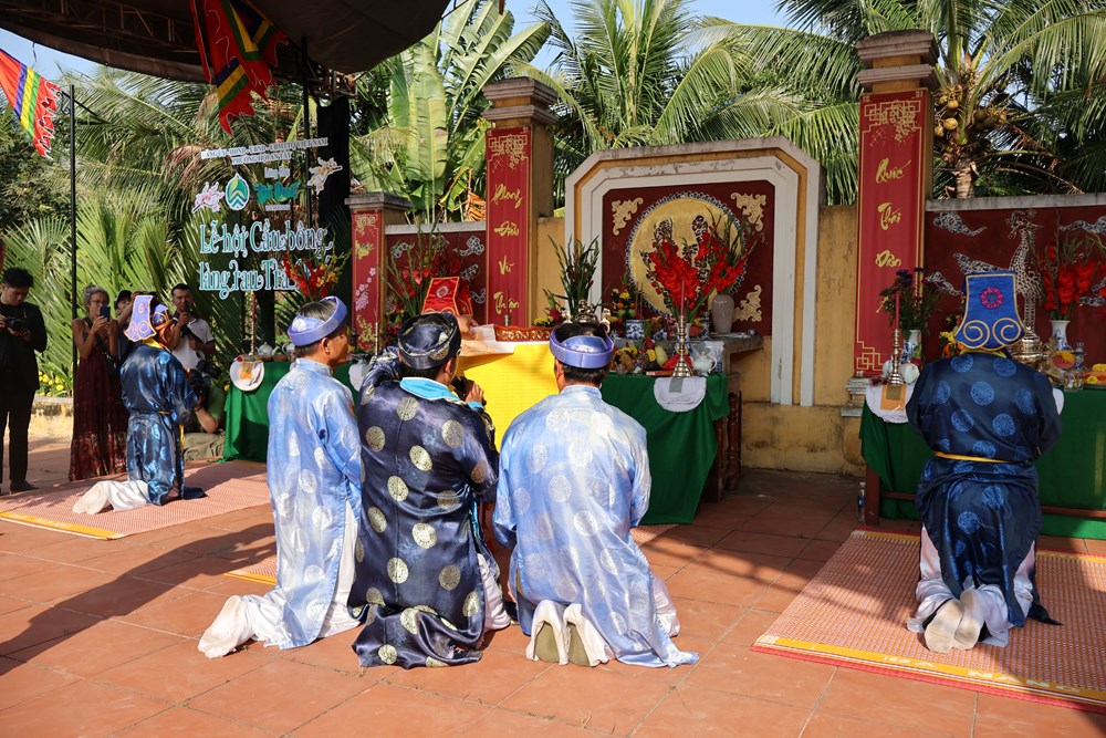 Rộn ràng lễ hội cầu bông Trà Quế - ảnh 6