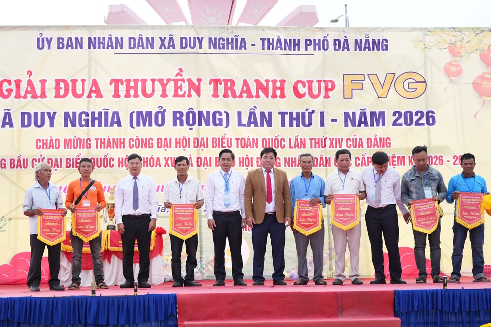 Sôi động  giải đua thuyền tranh cúp FVG  - ảnh 2