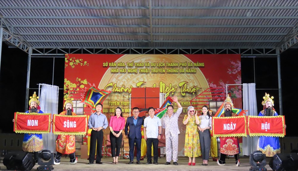 Nghệ thuật truyền thống tuyên truyền bầu cử - ảnh 8