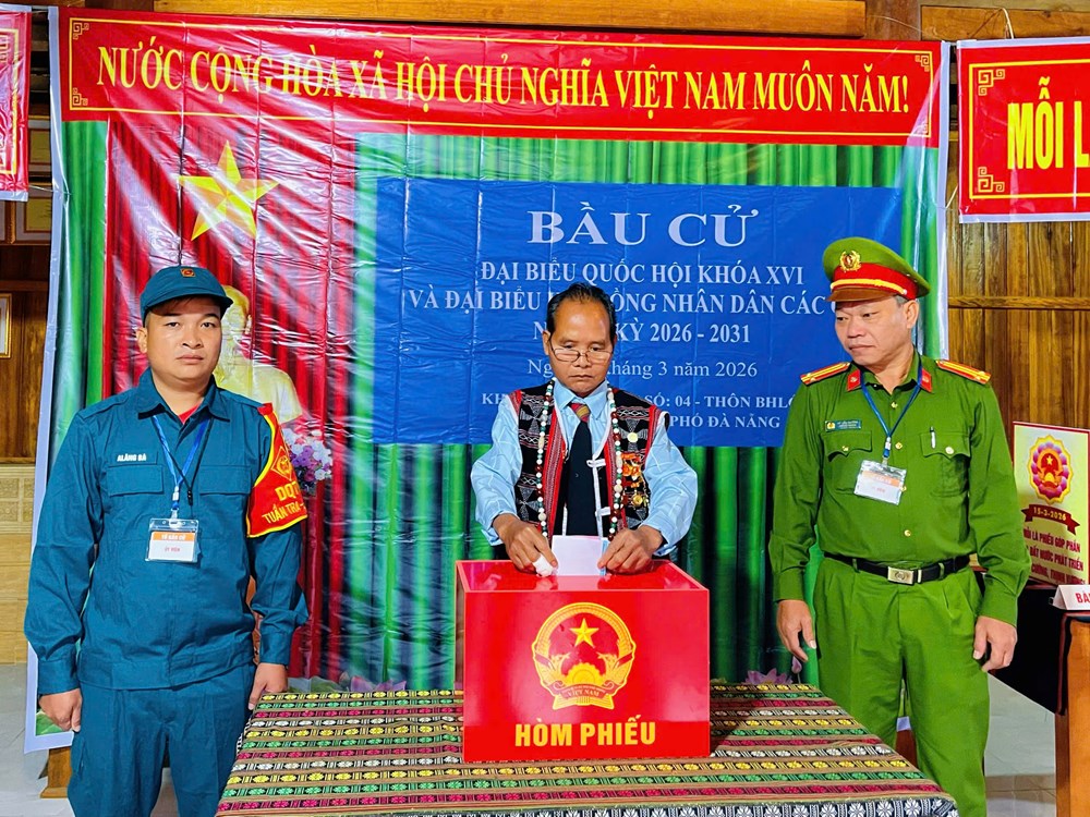 Cử tri đồng bào Co ở Trà Liên nô nức đi bầu cử - ảnh 11