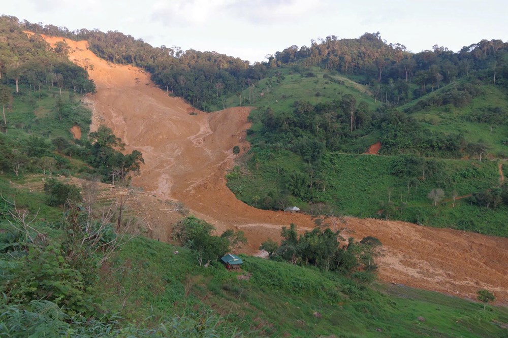 Đà Nẵng công bố tình huống khẩn cấp do sạt lở ở một số khu vực miền núi - ảnh 3