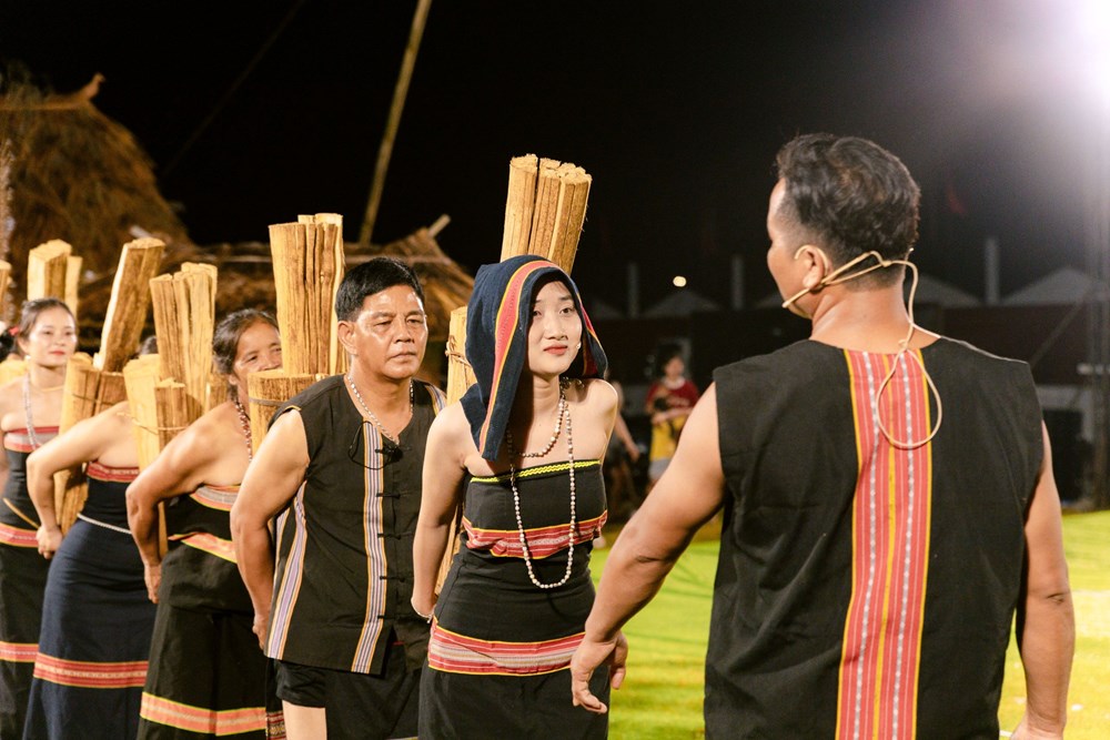 Kết nối đưa đồng bào Giẻ Triêng đến Làng Văn hóa- Du lịch các dân tộc Việt Nam - ảnh 5