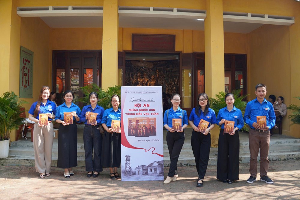 Ra mắt tập sách “Hội An - Những người con trung hiếu vẹn toàn” - ảnh 6