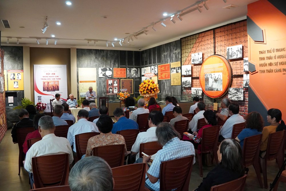 Ra mắt tập sách “Hội An - Những người con trung hiếu vẹn toàn” - ảnh 1