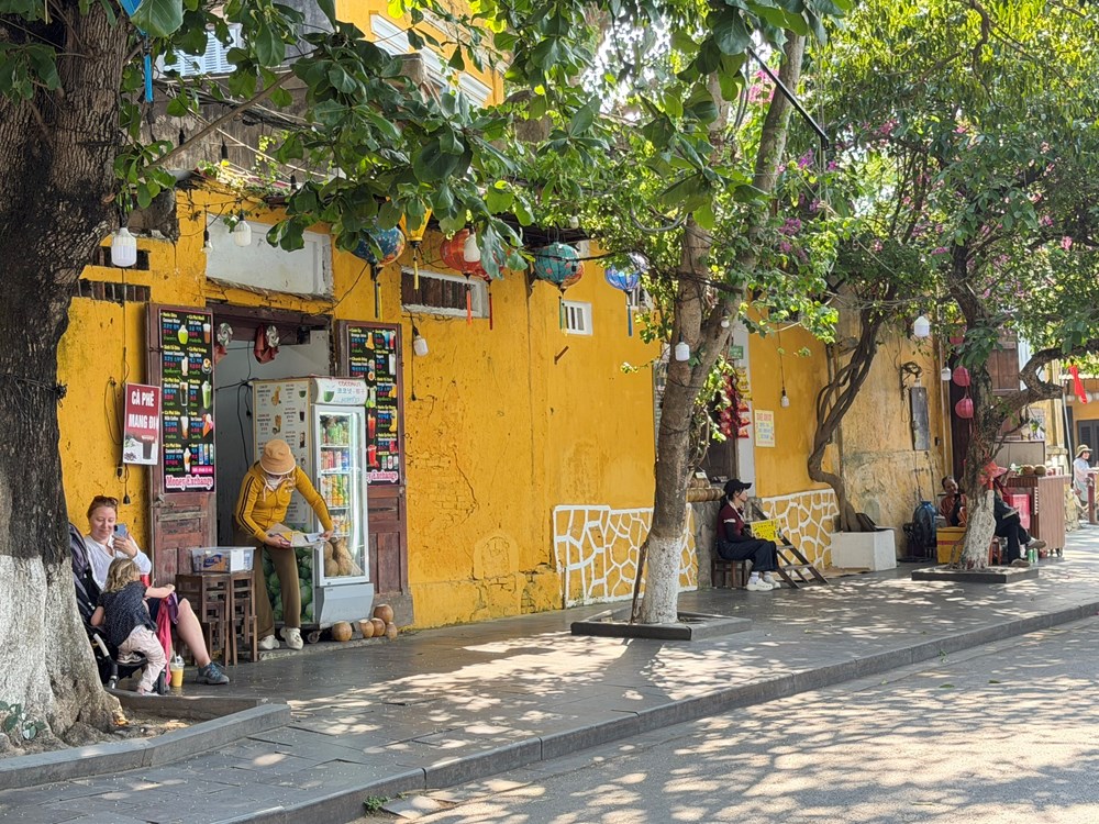 Hình ảnh Hội An những ngày đầu ra quân lập lại trật tự vỉa hè, mỹ quan đô thị - ảnh 3