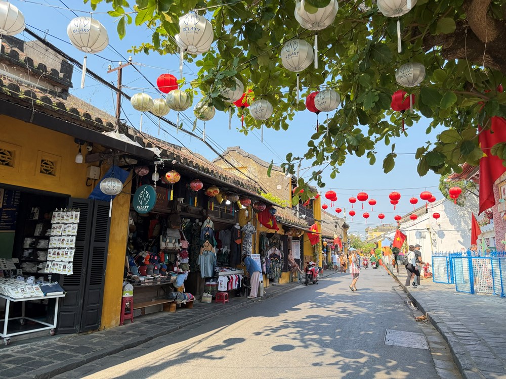 Hình ảnh Hội An những ngày đầu ra quân lập lại trật tự vỉa hè, mỹ quan đô thị - ảnh 2