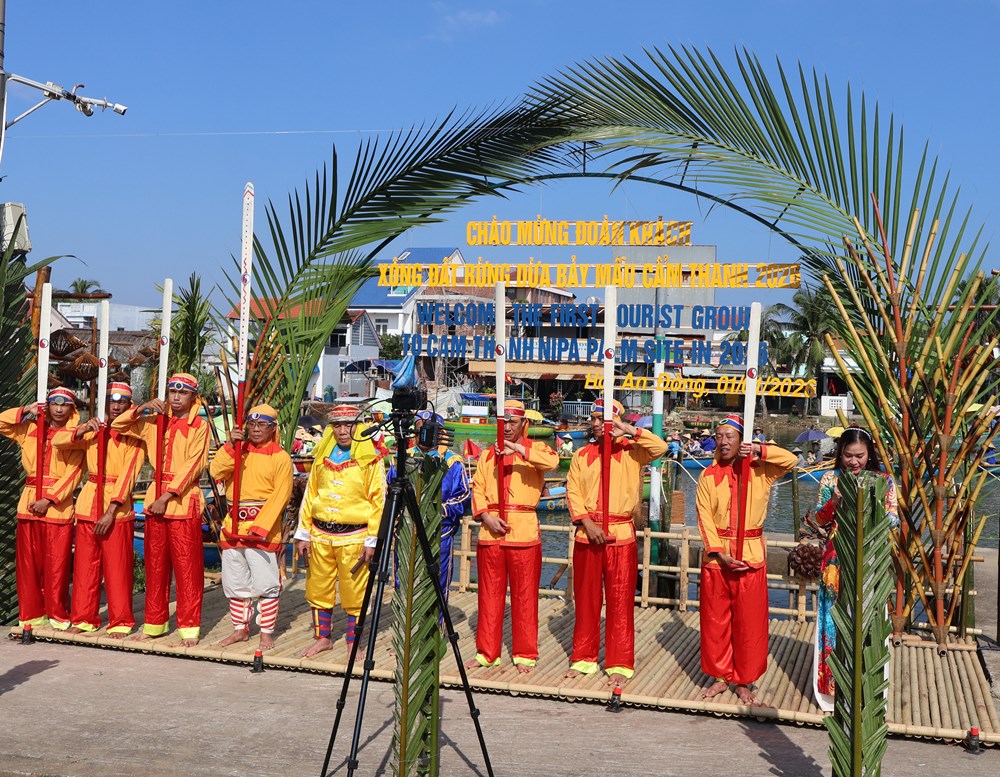 Trải nghiệm văn hóa miền biển tại lễ Cầu ngư Hội An Đông - ảnh 3