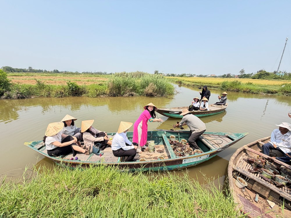 Khởi động dự án phụ nữ dẫn dắt sinh kế xanh từ cây hoa súng  - ảnh 6