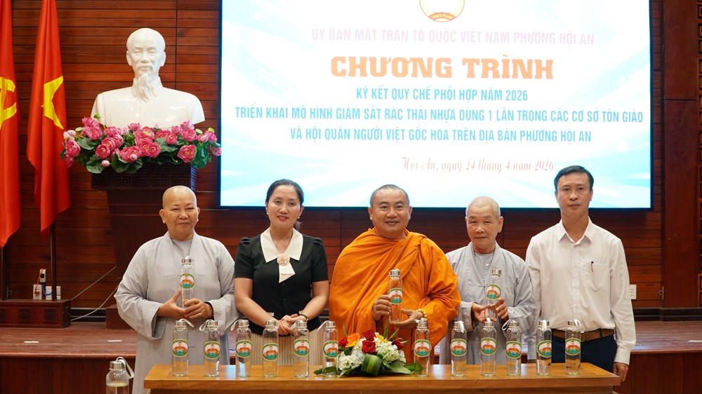 Các cơ sở tôn giáo, hội quán ở Hội An cùng “nói không” với rác thải nhựa - ảnh 2