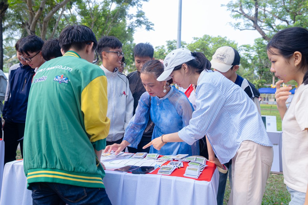 Xem triển lãm “Đất lành chim đậu”, hiểu thêm về thiên nhiên - ảnh 5