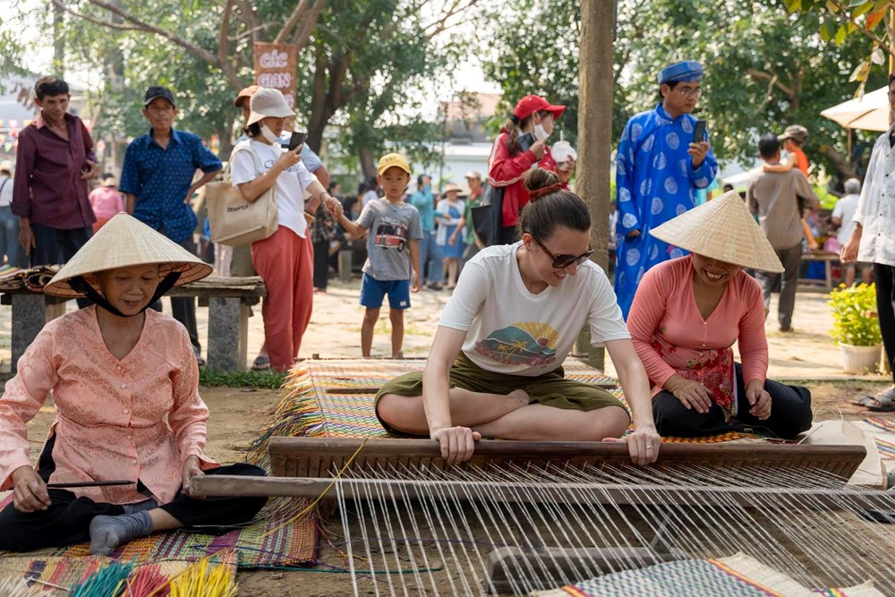 Hội An đưa nghề chiếu cói vào sản phẩm du lịch cộng đồng  - ảnh 9