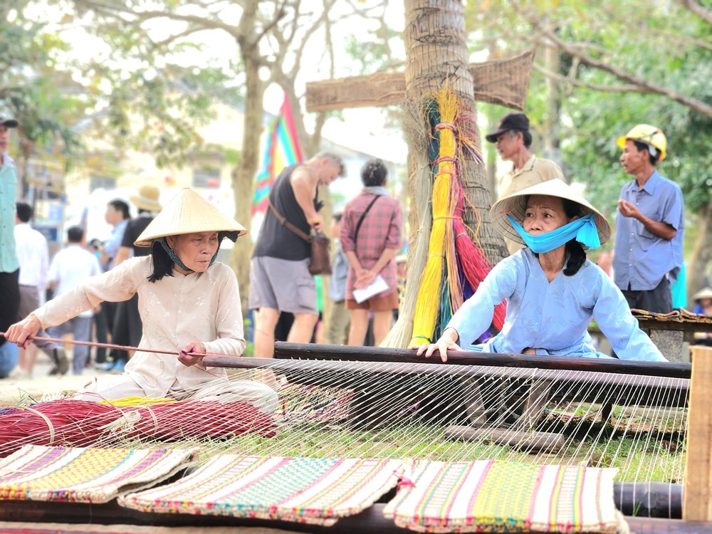 Hội An đưa nghề chiếu cói vào sản phẩm du lịch cộng đồng  - ảnh 1