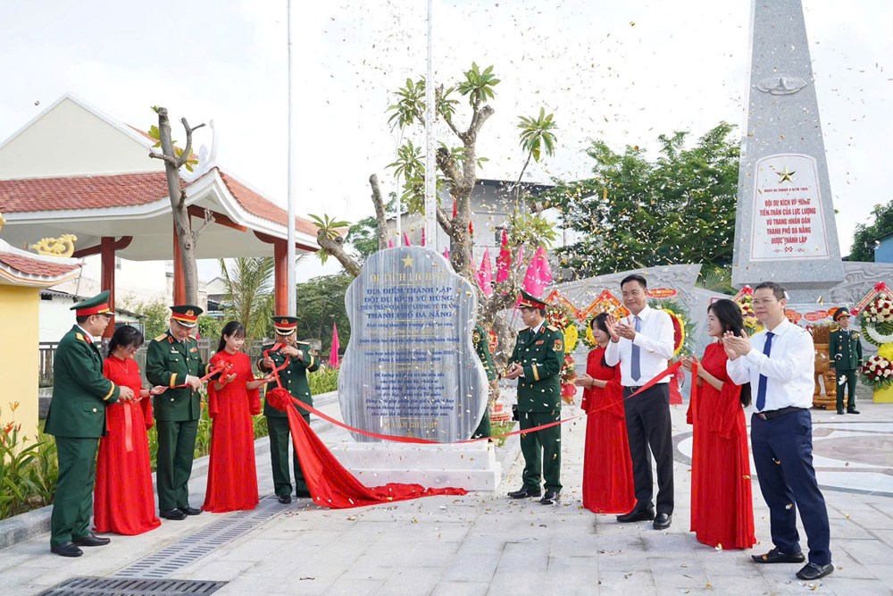 Khánh thành công trình di tích lịch sử địa điểm thành lập Đội du kích Vũ Hùng - ảnh 3