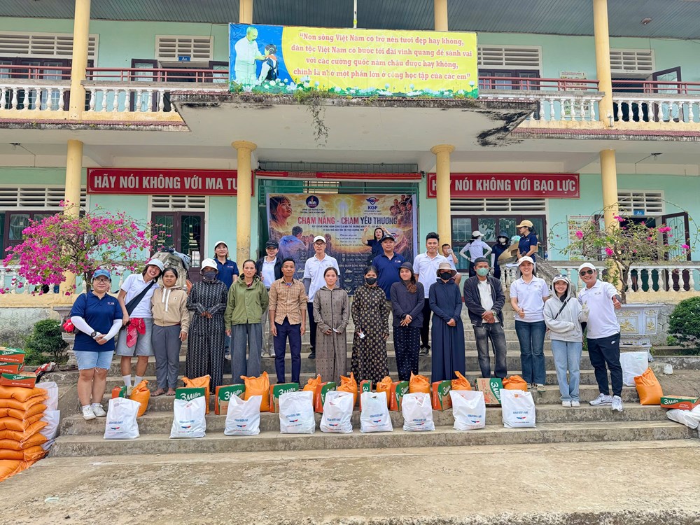 Hỗ trợ học sinh, người nghèo vùng miền núi Hướng Hiệp  - ảnh 3
