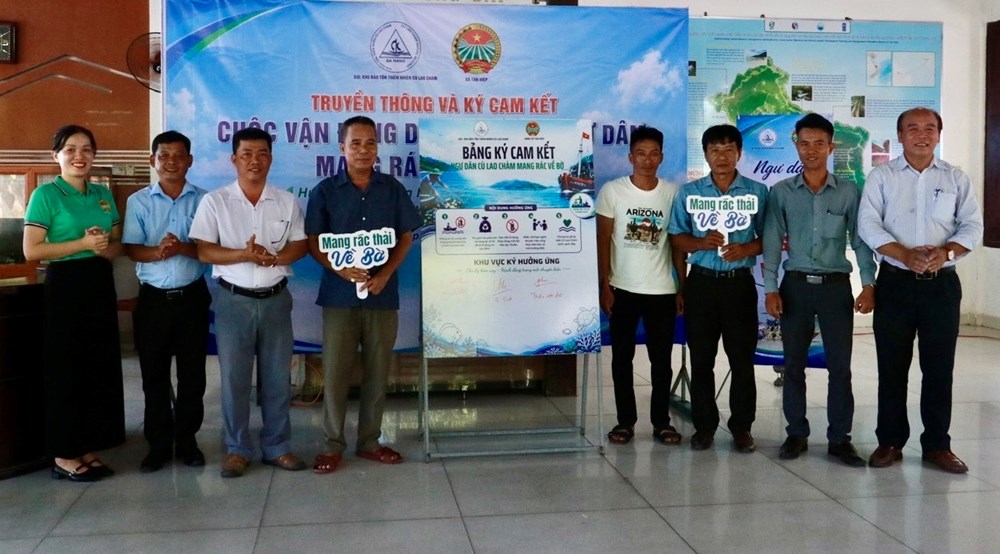 Ngư dân Cù Lao Chàm cam kết mang rác thải về bờ - ảnh 4