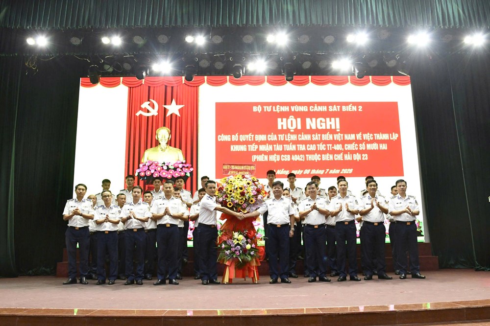 Vùng Cảnh sát biển 2 công bố thành lập khung tiếp nhận tàu tuần tra cao tốc TT-400 - ảnh 4