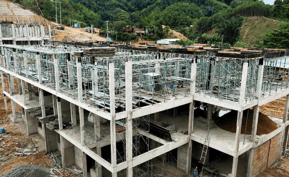 Tăng tốc hoàn thành 6 trường nội trú vùng biên trước khai giảng - ảnh 2