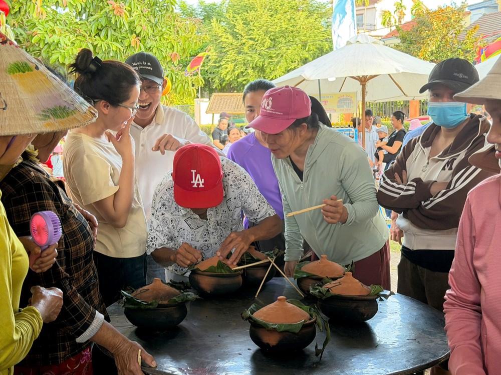 Làng gốm hơn 500 năm tuổi khai hội giỗ tổ nghề - ảnh 7