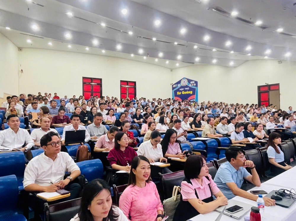 Tuyên truyền biển, đảo cho gần 1.000 cán bộ, giáo viên Đà Nẵng - ảnh 3