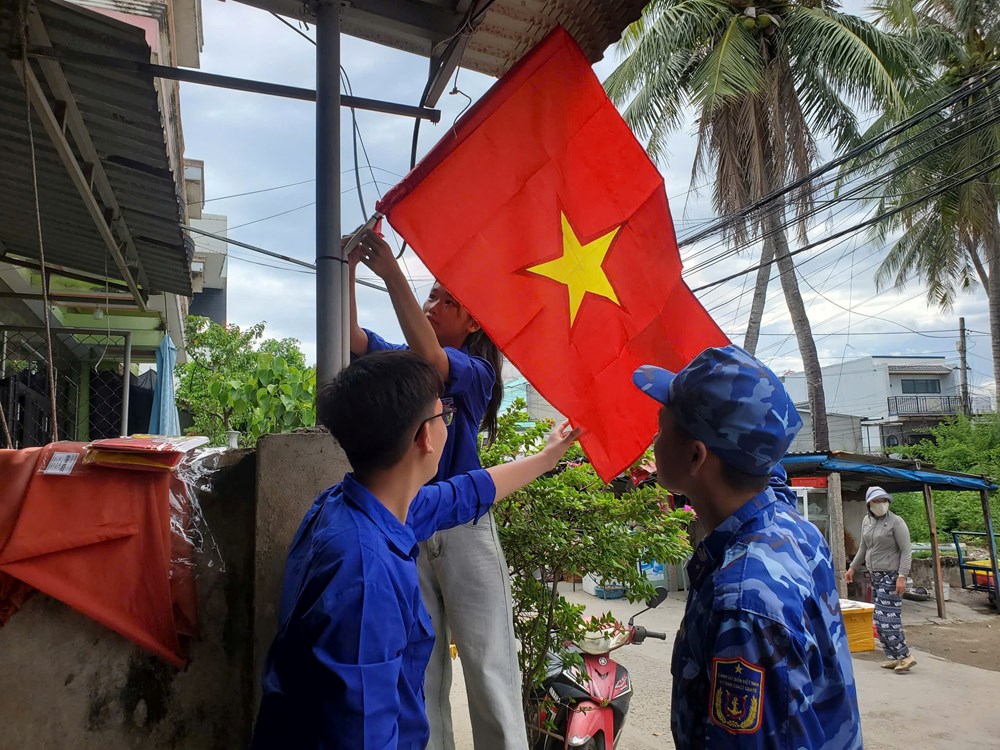 Hải đoàn 21 cùng dân xây “Đường cờ Tổ quốc” - ảnh 4