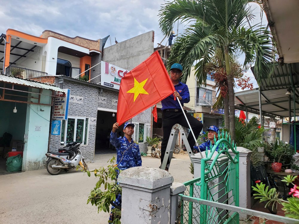 Hải đoàn 21 cùng dân xây “Đường cờ Tổ quốc” - ảnh 3
