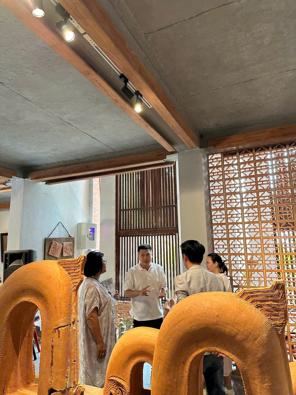 Đưa làng nghề “lên số” từ giá trị bản địa - ảnh 2