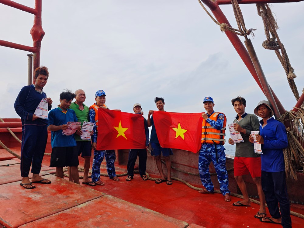Chung sức gỡ “Thẻ vàng” IUU từ những chuyến tuần tra trên biển - ảnh 3