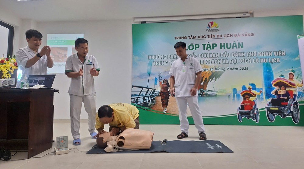 Trang bị kỹ năng sơ cấp cứu cho lực lượng trực tiếp hỗ trợ du khách - ảnh 2