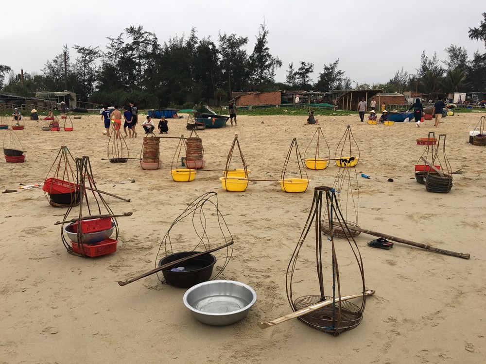 Phiên chợ “chạy” cùng bình minh - ảnh 2