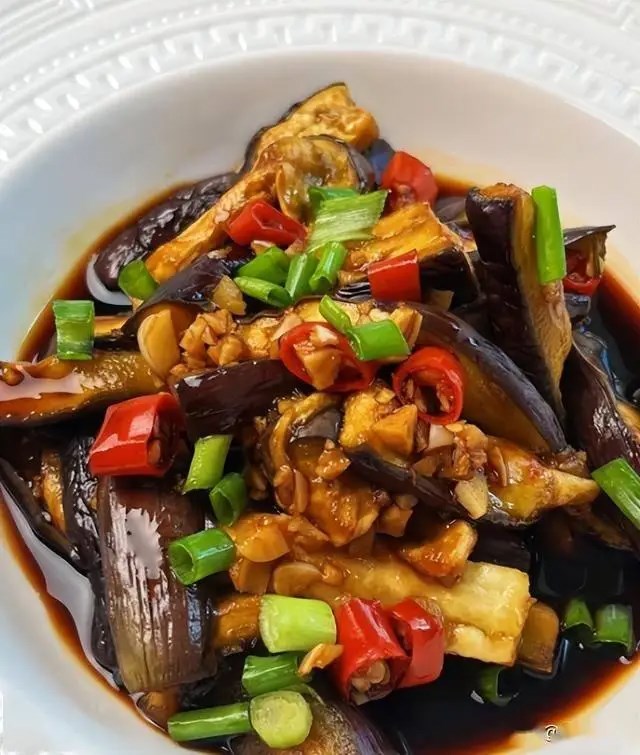 Phụ nữ muốn chống lão hóa nên ăn 5 loại rau giàu kiềm vào mùa đông: Chúng sản sinh estrogen vô địch, khuôn mặt trẻ hơn dù ở tuổi nào  - ảnh 2