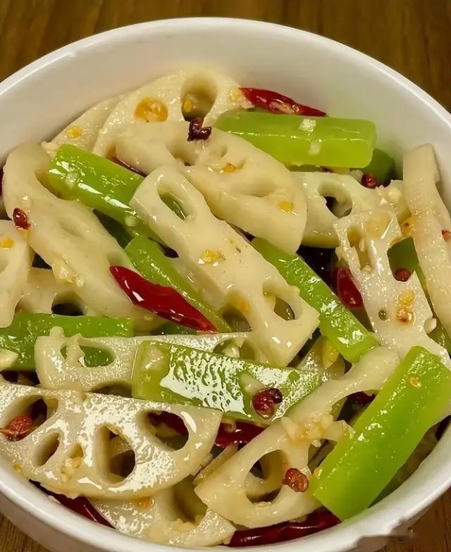 Phụ nữ muốn chống lão hóa nên ăn 5 loại rau giàu kiềm vào mùa đông: Chúng sản sinh estrogen vô địch, khuôn mặt trẻ hơn dù ở tuổi nào  - ảnh 3