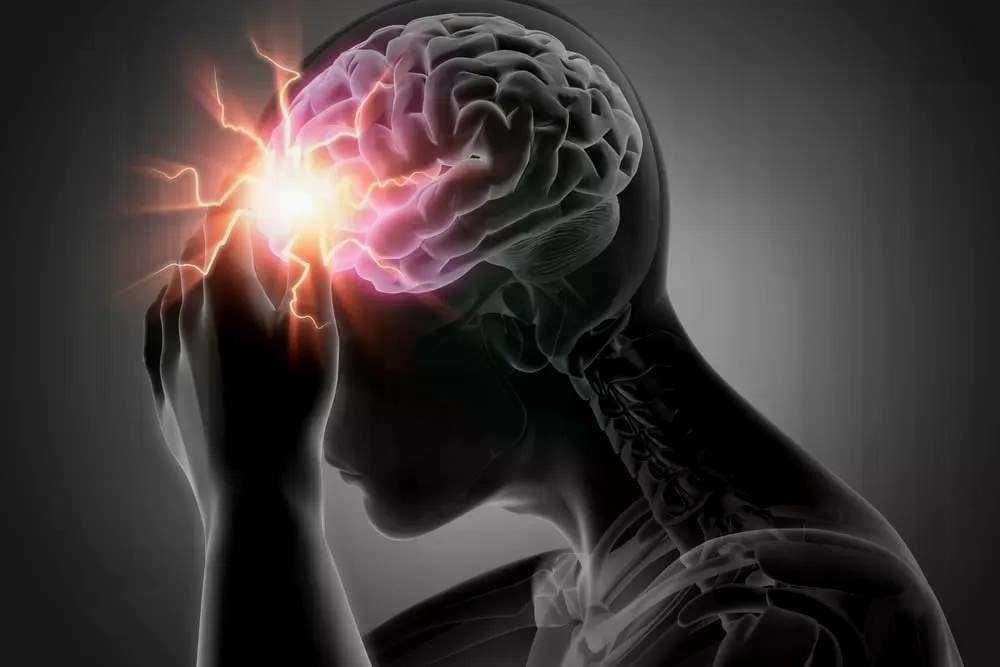 Tay vợt tennis và pickleball Lê Công Tiển qua đời: Chuyên gia giải đáp vì sao nhiều người trẻ khỏe, chơi thể thao thường xuyên vẫn có thể đột quỵ - ảnh 1