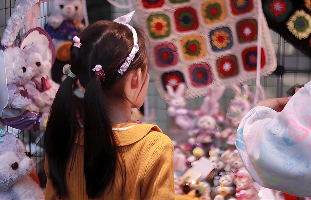 Sự khác biệt “một trời một vực” giữa trẻ có và không có tiền tiêu vặt từ nhỏ - ảnh 1